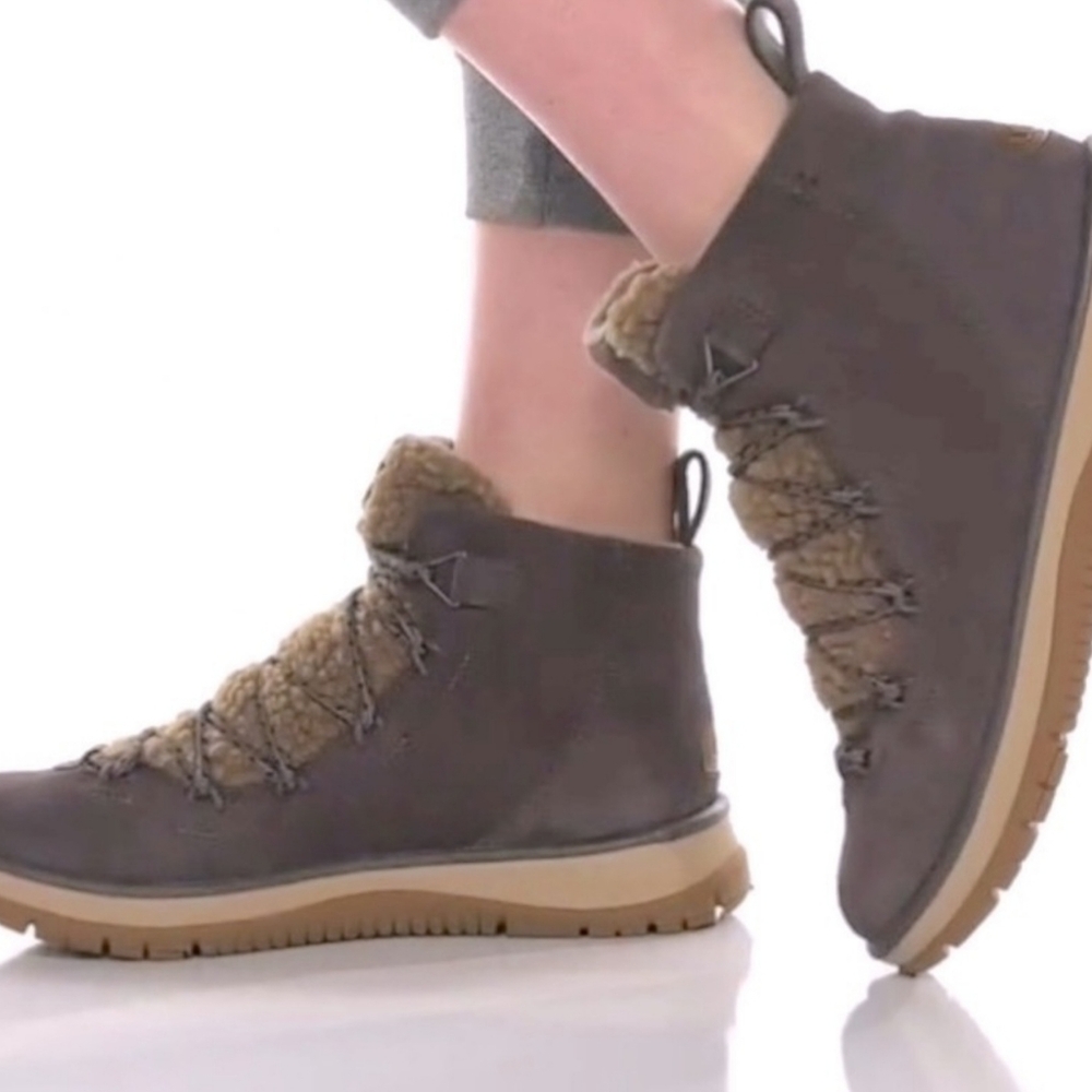 UGG Lakesider Heritage Min 9.5 40.5 NIB